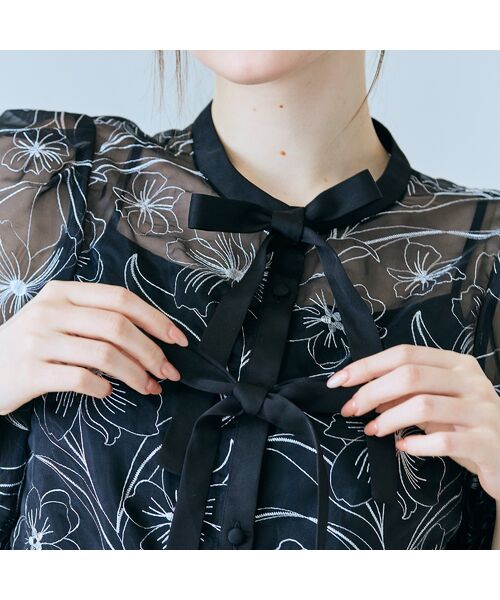 Rose Tiara / ローズティアラ シャツ・ブラウス | シアー刺繍バイカラーダブルリボンブラウス | 詳細12