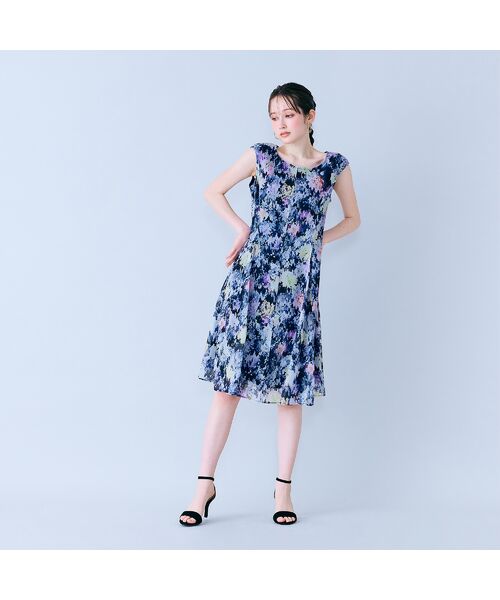 Rose Tiara / ローズティアラ ミニ丈・ひざ丈ワンピース | モザイクフラワープリントワンピース（ダークブルー）