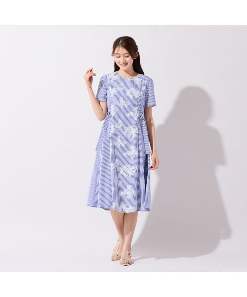 Rose Tiara / ローズティアラ ミニ丈・ひざ丈ワンピース | リボンベルト付きフラワー刺繍ストライプワンピース | 詳細1