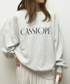 【一部店舗限定】ドロップショルダーロゴスウエット（CASSIOPEE）