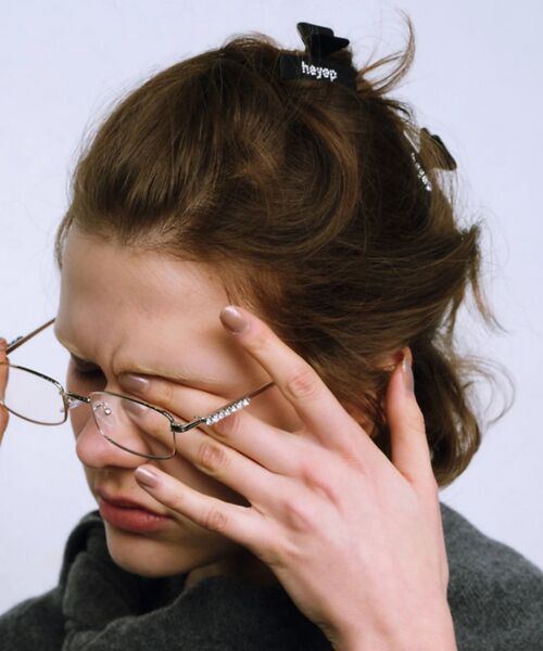 heyep／ヘイップ】ロゴラインストーンスクエアヘアクリップ