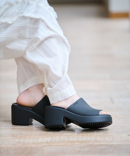 Crocs silenヒ－ルサンダル最終5/6火曜日終了致します Amazon | Crocs (クロックス) 男女兼用 大人用 ビーチサンダル