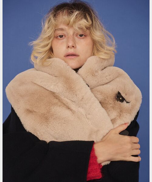 Rouge vif la cle / ルージュ・ヴィフ ラクレ マフラー・ショール・スヌード・ストール | 【HELEN MOORE/ヘレンムーア】バックル付フェイクファースカーフ / ス | 詳細1