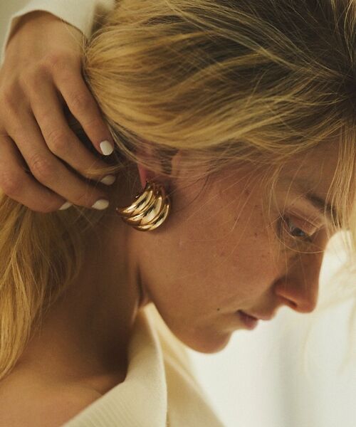 Rouge vif la cle / ルージュ・ヴィフ ラクレ ピアス・イヤリング | 【LILI CLASPE/リリクラスプ】ELSA SHIELD EARRINGS | 詳細7