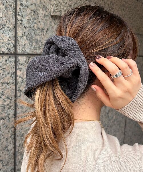 Rouge vif la cle / ルージュ・ヴィフ ラクレ ヘアアクセサリー | 【heyep／ヘイップ】ニットロゴシュシュ KNIT LOGO SCRUNCHI | 詳細4