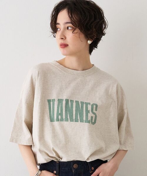 Rouge vif la cle / ルージュ・ヴィフ ラクレ Tシャツ | 【REMI RELIEF/レミレリーフ】別注 VANNES ロゴTEE/Tシャツ（ベージュ）