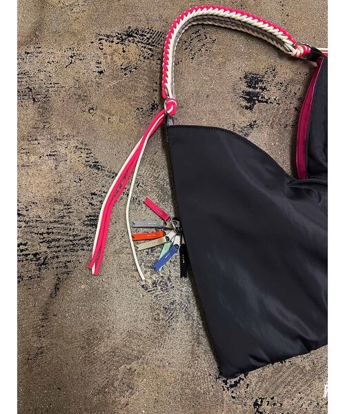 Rouge vif la cle / ルージュ・ヴィフ ラクレ ショルダーバッグ | 【cheek/チーク】ネオンハンドルトライアングルショルダー/C26002/ワン | 詳細2