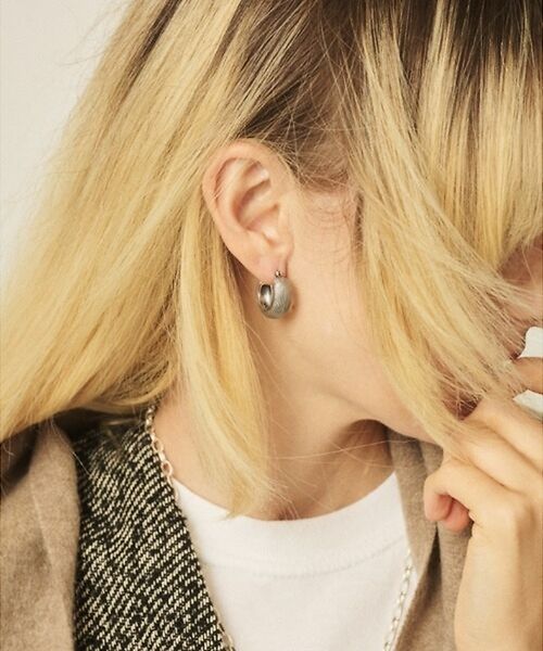 Rouge vif la cle / ルージュ・ヴィフ ラクレ ピアス・イヤリング | 【OCUCCI jewelry/オクチ ジュエリー】Hoop-strip M シ（シルバー）