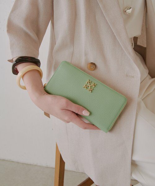 russet / ラシット 財布・コインケース・マネークリップ | モノグラムプレートラウンドジップウォレット（グリーンその他1）