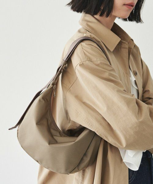 russet / ラシット ショルダーバッグ | 【撥水】《軽量/200g》クラウズナイロンラウンドショルダーバッグ（ベージュ）