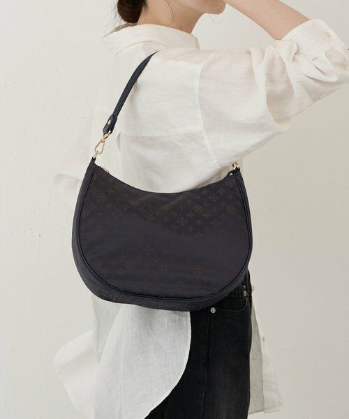 russet黒 ナイロンバックパック ロゴ入り新品　タグ付き Rename ナイロン ダブルジップバックパック RRN90049