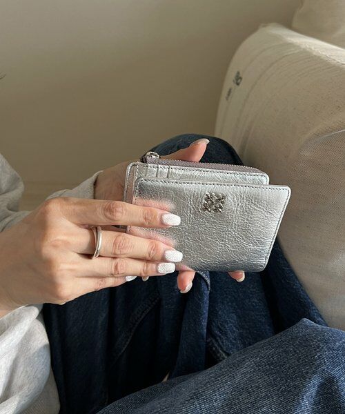 【良品✨】ラシット 二つ折り財布 モノグラムプレートハーフウォレット グレージュ ミニモノグラムプレートハーフウォレット （財布・コインケース