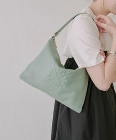 russet / ラシット ショルダーバッグ | エンボスモノグラムショルダーバッグ