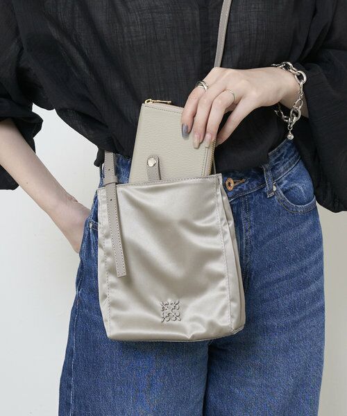 長財布がちょうど入る】ナイロンミニショルダーバッグ