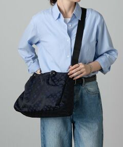 新品タグ付き　ラシット　ショルダーバッグ　ネイビー　3層　ゴールド　レザーロゴ russet / ラシット バッグ（条件：ブルー系、在庫無し含む