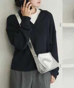 新品タグ付き　ラシット　ショルダーバッグ　ネイビー　3層　ゴールド　レザーロゴ 新品タグ付き ラシット ショルダーバッグ ネイビー 3層 ゴールド
