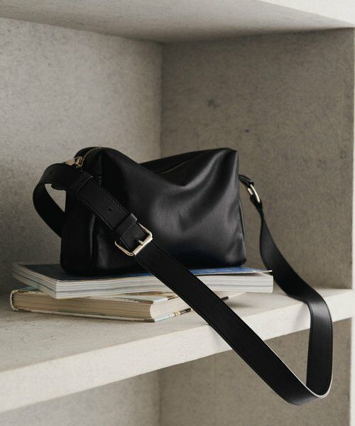 russet ラシット　ショルダーバッグ レザースクエアショルダーバッグ （ショルダーバッグ）｜russet