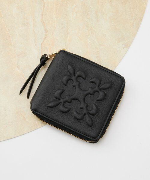 russet/ラシット エンボスモノグラムラウンドウォレット ブラック FREE russet/ラシット エンボスモノグラムラウンドウォレット ブラック FREE