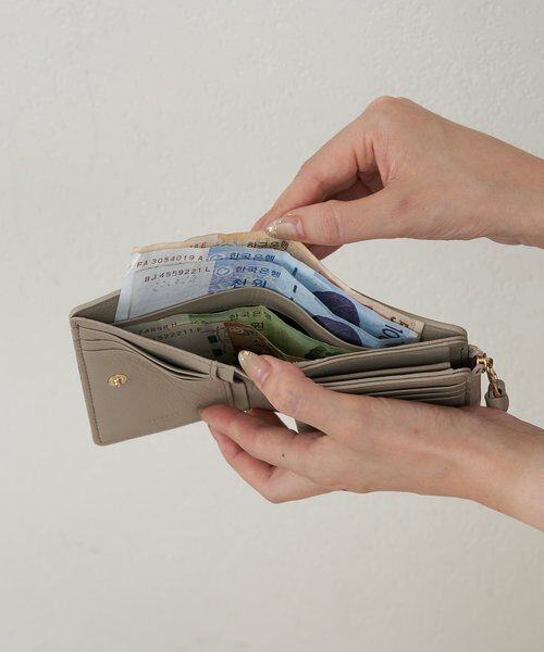 russet / ラシット 財布・コインケース・マネークリップ | エンボスモノグラムハーフウォレット | 詳細2