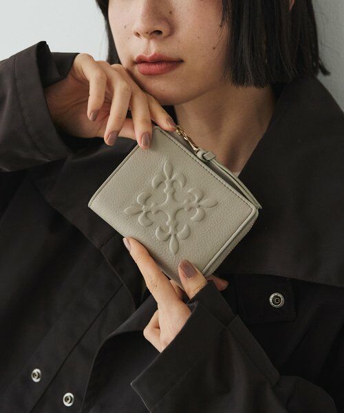 russet / ラシット 財布・コインケース・マネークリップ | エンボスモノグラムハーフウォレット | 詳細3