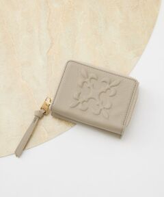 russet / ラシット 財布・コインケース・マネークリップ | エンボスモノグラム三つ折りウォレット