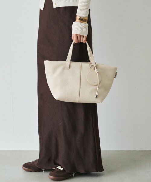 russet / ラシット キーホルダー・ストラップ | ミラー付きレザーチャーム | 詳細2