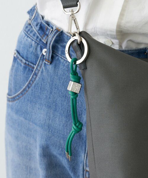 russet / ラシット キーホルダー・ストラップ | レザーコードバッグチャーム（グリーン）