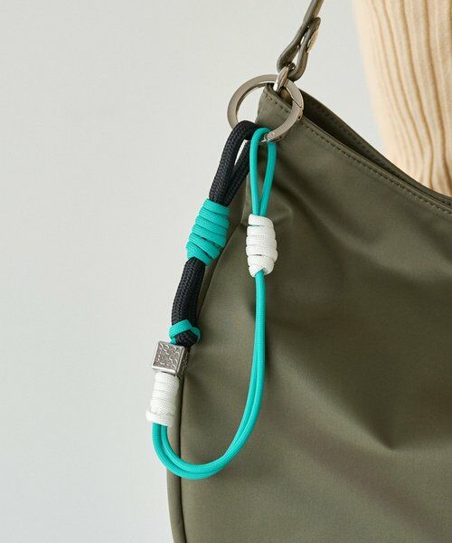 スタイリングの寄りもしくは商品画像