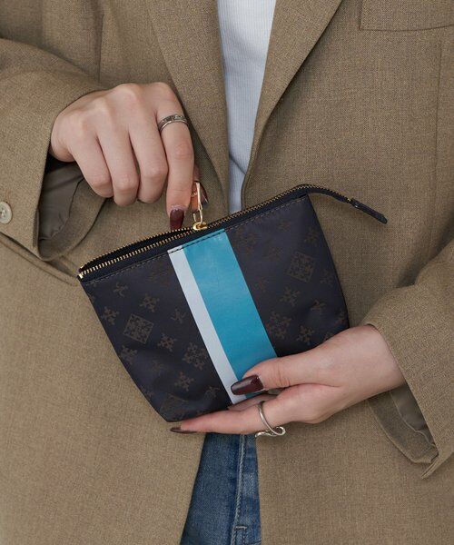 スタイリング 全身もしくは全身に近い画像