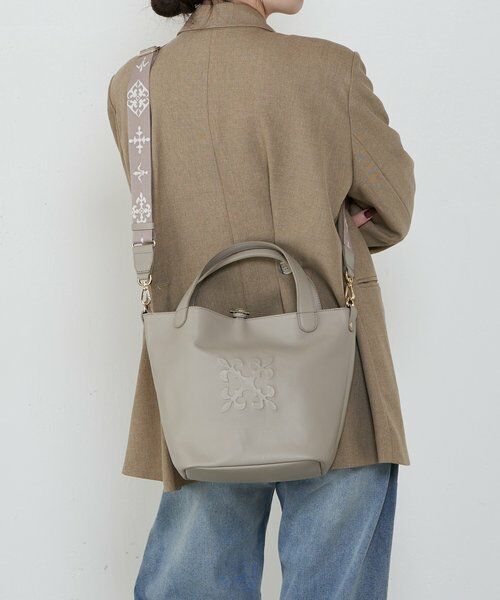 russet / ラシット トートバッグ | エンボスモノグラム2WAYタウントートバッグ | 詳細17