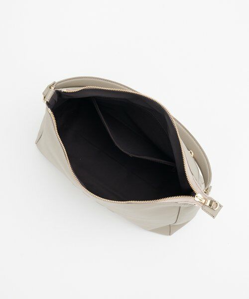 russet / ラシット ショルダーバッグ | エンボスモノグラム2WAYショルダーバッグ | 詳細20