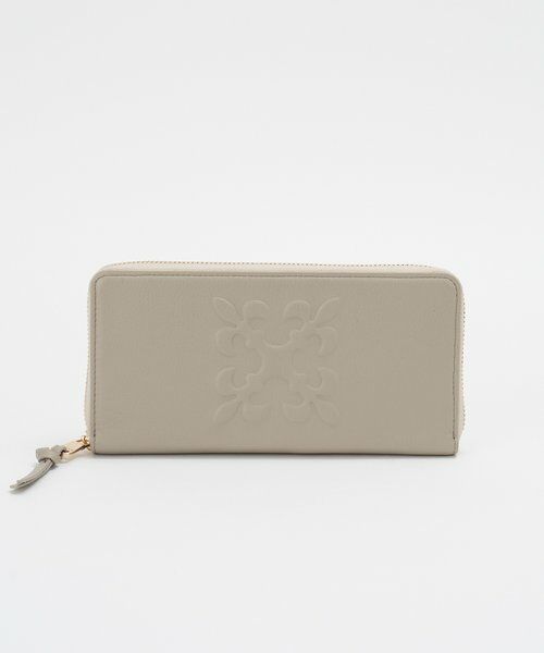 russet / ラシット 財布・コインケース・マネークリップ | エンボスモノグラム多機能ウォレット | 詳細1