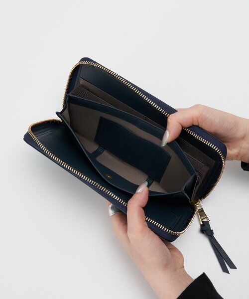 russet / ラシット 財布・コインケース・マネークリップ | エンボスモノグラム多機能ウォレット | 詳細6