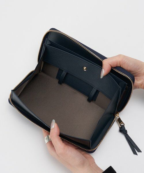 russet / ラシット 財布・コインケース・マネークリップ | エンボスモノグラム多機能ウォレット | 詳細7