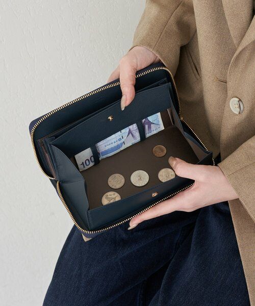 russet / ラシット 財布・コインケース・マネークリップ | エンボスモノグラム多機能ウォレット | 詳細9