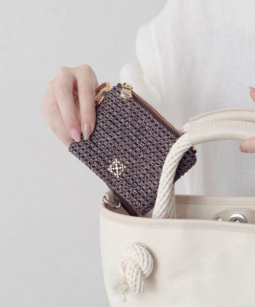 russet / ラシット その他小物 | ナイロンラフィアスクエアマルチケース（ダークブラウン）