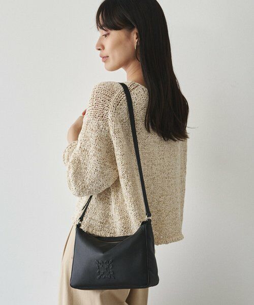 russet / ラシット ショルダーバッグ | 《本革/270g》エンボスモノグラムショルダーバッグ | 詳細24