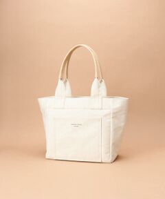 ◇Samantha Thavasa(サマンサタバサ)のDream bag for キャンバストートⅡ 大サイズ<br/>My Dream Bagのキャンバストートの第2弾が登場。<br/>収納力抜群でデイリーに使えるデザインはそのままに、さらにみんなのこんな機能やデザインがあったらいいなを叶えました。<br/>本体の素材には、軽量・強度・防水性に優れた高機能素材のX-PAC(エックスパック)と止水ファスナーを採用しているので、アウトドアにもおススメです。<br/>ステッチや持ち手には優しいカラーをワンポイントでデザインし、サマンサタバサらしさもきちんと表現しています。<br/>ちょっと使いに便利なメッシュ巾着もセットになっています。<br/><br/>※サンプル商品撮影の為お届けする商品と若干の色、仕様変更などがある場合がございます。