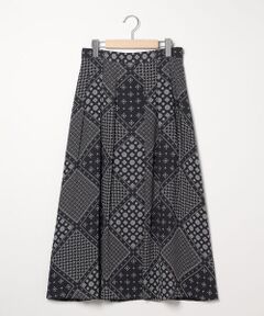 モノクロプリントスカート