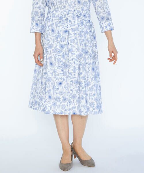 SCAPA / スキャパ ミニ・ひざ丈スカート | Ｌｉｂｅｒｔｙ　Ｐｒｉｎｔモノフラワースカート | 詳細1