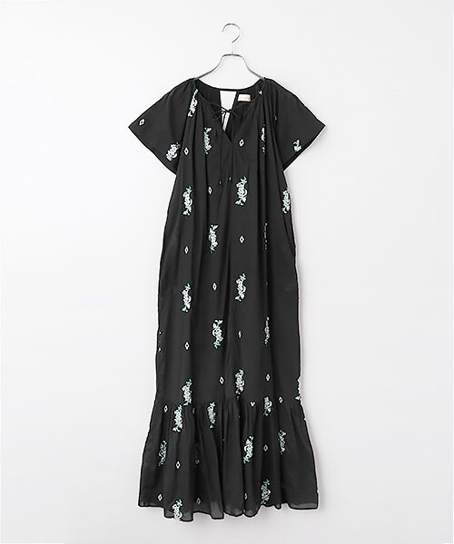SEASON STYLE LAB / シーズンスタイルラボ ロング・マキシ丈ワンピース | Cotton　Voile　Jasmine　Embroidery　Short  Sleeve  Dress（ブラック）