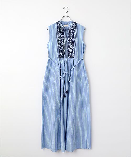 SEASON STYLE LAB / シーズンスタイルラボ ロング・マキシ丈ワンピース | Poplin　Stripe　Flower  Embroidery  Sleeveless Dress（ブルー）
