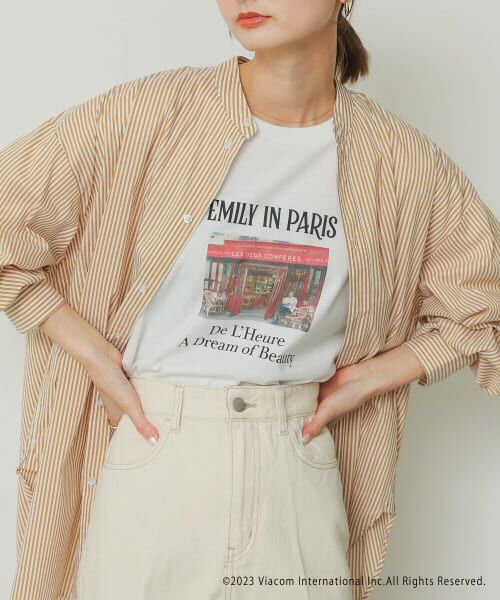 SENSE OF PLACE by URBAN RESEARCH / センスオブプレイス バイ アーバンリサーチ Tシャツ | Emily in Paris　グラフィックロングTシャツ | 詳細11