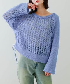 <b>ゆるっと抜け感をプラスしてくれるメッシュセーター</b><br><br><b>〇ゆるっとサイズで抜け感をプラス<br>〇お洒落見え叶うメッシュデザイン<br>〇糸をミックスした華やぎアイテム</b><br><br><b>styling</b><br>ゆるっとサイズが今年らしい一枚。メッシュデザインなので中にロゴTを着せこむのもすすめです◎夏に近づくとキャミトップやタンクトップ合わせでヘルシーな肌みせスタイルもおすすめです!<br><br>【2025 Spring/Summer】【25SS】  <br><br>※この商品は、ピリングができやすい素材を使用しています。小バサミなどを使い元糸を傷つけないように取り除いてください。  <br>※素材や編み方の性質上、引っ掛け、引っ掛かりが起きやすい性質をもっています。お取り扱いにはご注意ください。  <br>※その他お取り扱いに関しましては、商品に付属のアテンションタグをご覧ください。  <br><br>総重量 : 約370g  <br><br>※商品画像は、光の当たり具合やパソコンなどの閲覧環境により、実際の色味と異なって見える場合がございます。予めご了承ください。<br>※商品の色味の目安は、商品単体の画像をご参照ください。<br><br><b>▼お気に入り登録のおすすめ▼</b><br>お気に入り登録商品は、マイページにて現在の価格情報や在庫状況の確認が可能です。<br>お買い物リストの管理に是非ご利用下さい。  <br><br><h4 class="material">素材感</h4><br>  <b class="line-height-120p">透け感 :   あり  <br>伸縮性 :   あり  <br>裏地 :   なし  <br>光沢 :   なし  <br>ポケット :   なし  </b>