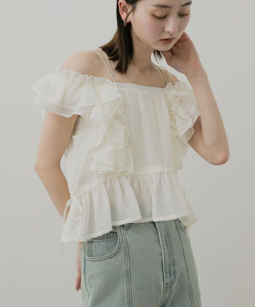 SENSE OF PLACE by URBAN RESEARCH/センスオブプレイス バイ アーバンリサーチ フリルオフショルブラウス OFF WHITE one SENSE OF PLACE by URBAN RESEARCH/センスオブプレイス バイ アーバンリサーチ フリルオフショルブラウス OFF WHITE one