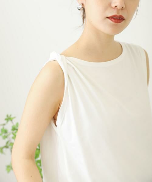 SENSE OF PLACE by URBAN RESEARCH/センスオブプレイス バイ アーバンリサーチ 『UR TECH』ツイストショルダーアシメトップ オフホワイト FREE SENSE OF PLACE by URBAN RESEARCH/センスオブプレイス バイ アーバンリサーチ 『UR TECH』ツイストショルダーアシメトップ オフホワイト FREE