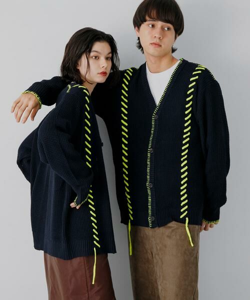 SENSE OF PLACE by URBAN RESEARCH / センスオブプレイス バイ アーバンリサーチ カーディガン・ボレロ | 『ユニセックス』ブランケットステッチカーディガン(ネイビー)