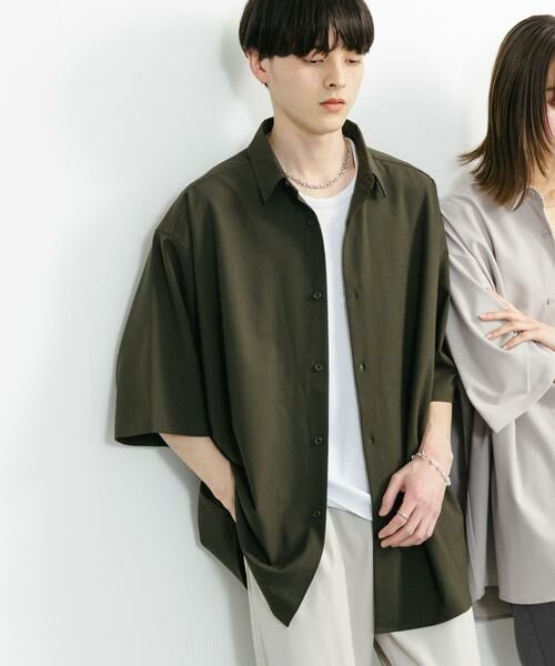 SENSE OF PLACE by URBAN RESEARCH / センスオブプレイス バイ アーバンリサーチ シャツ・ブラウス | 『ユニセックス』『イージーケア』エクストラルーズショートスリーブシャツ(グリーン)