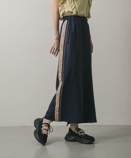 SENSE OF PLACE by URBAN RESEARCH / センスオブプレイス バイ アーバンリサーチ スカート | ジップポケットサイドラインスカート(ネイビー)