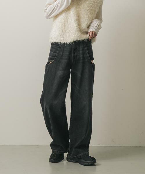SENSE OF PLACE by URBAN RESEARCH / センスオブプレイス バイ アーバンリサーチ デニムパンツ | 『WEB/一部店舗限定サイズ』サイドカットアウトデニム(ブラック)